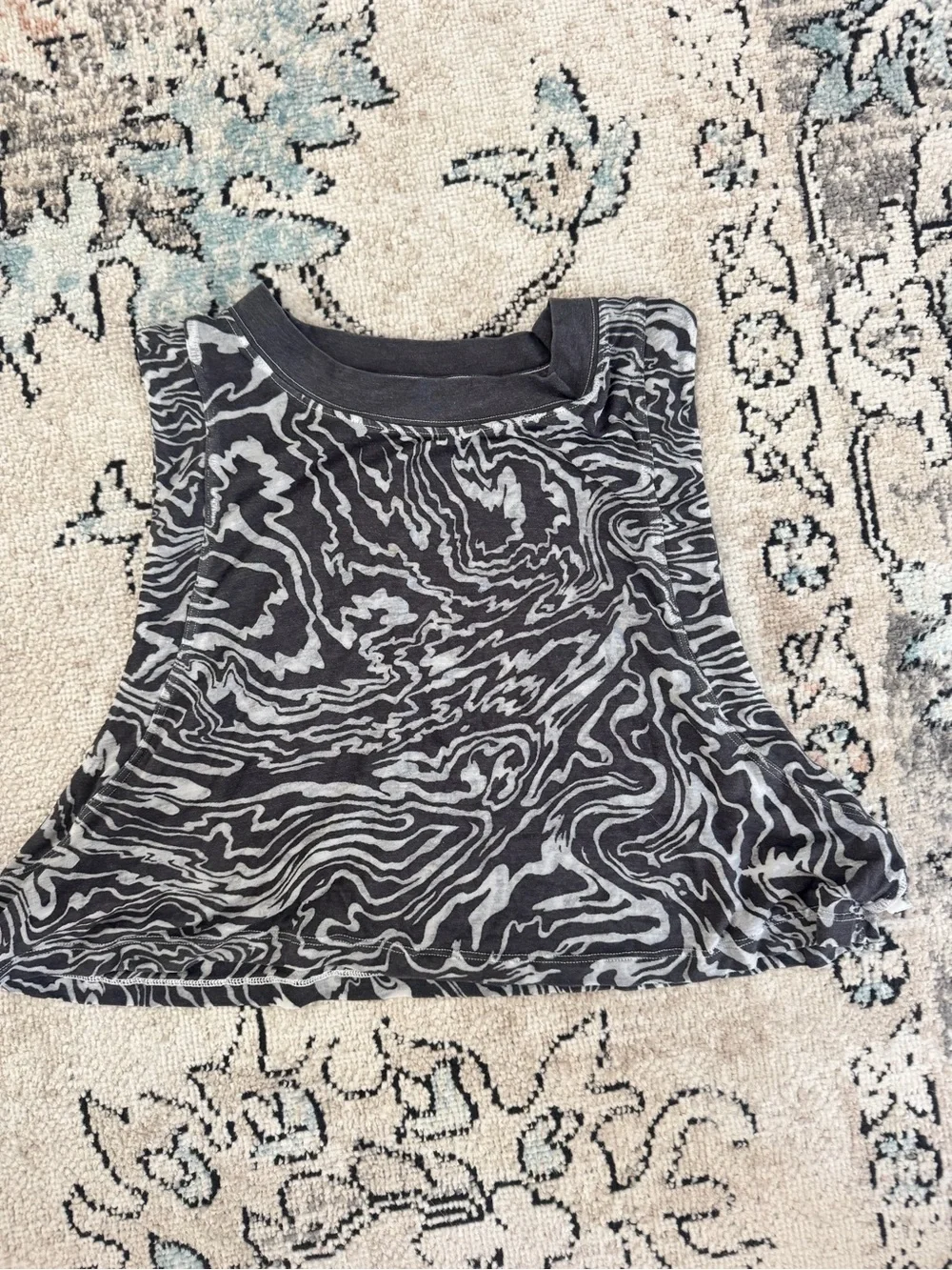 lululemon athletica Black & Gray Swirl Sleeveless Tank